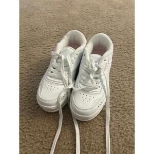 A10 Reebok  girl shoes size 1 cute white new